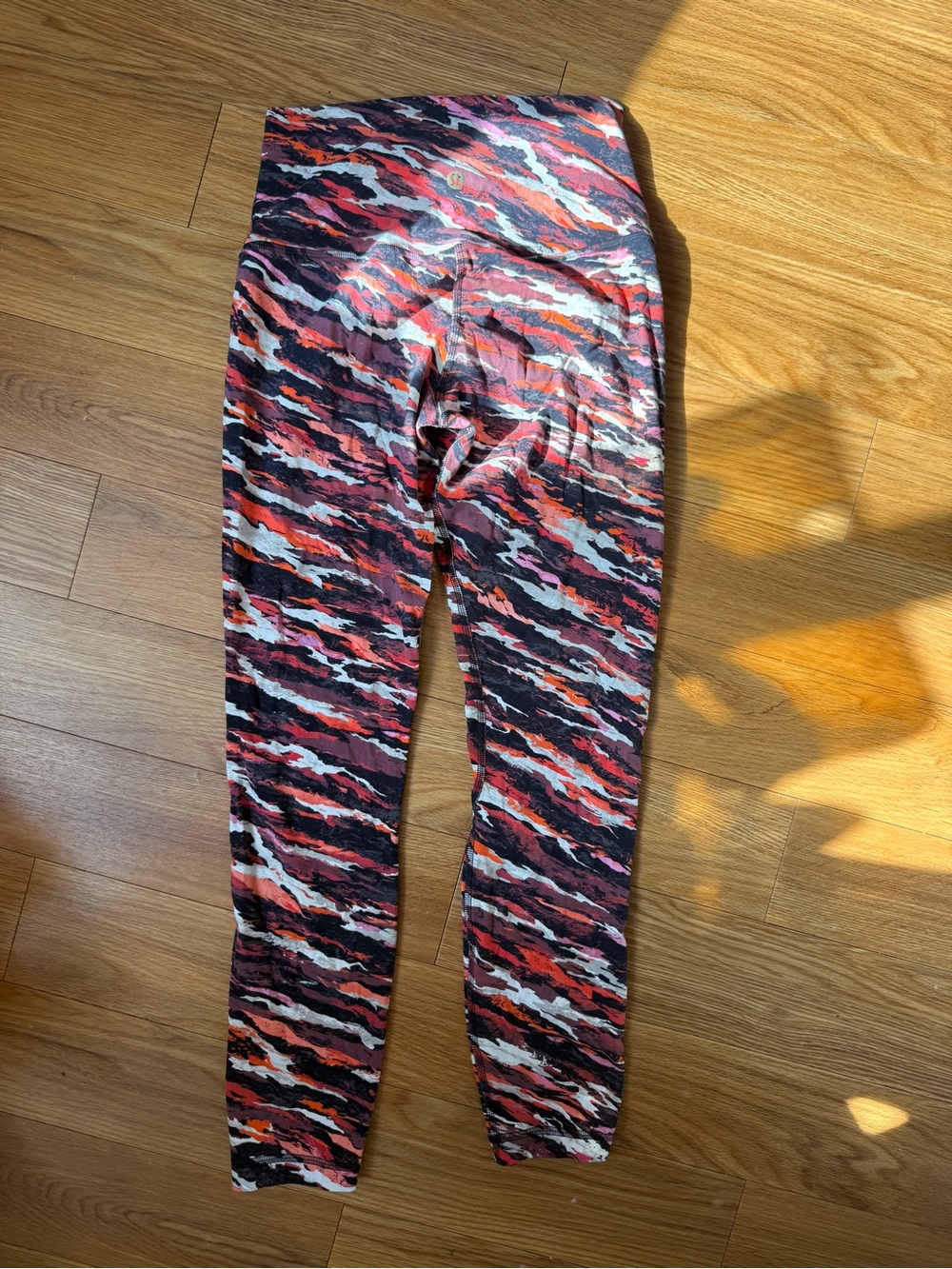 lululemon athletica Red, Pink, Black & White Wave-Print Leggings